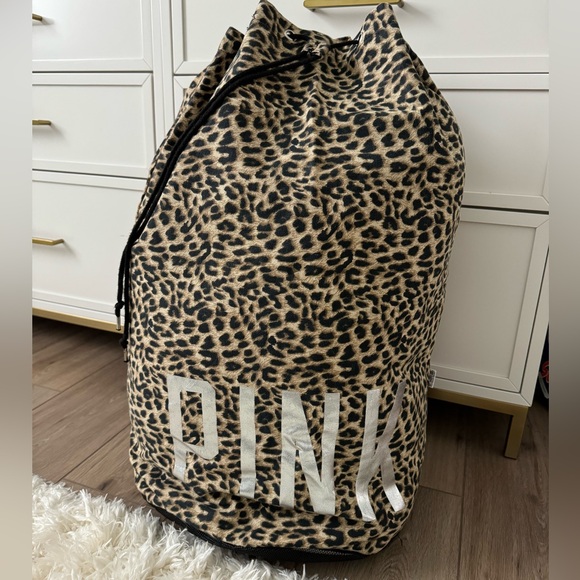 PINK Leopard print Laundry Bag with Shoulder Strap - Picture 1 of 6